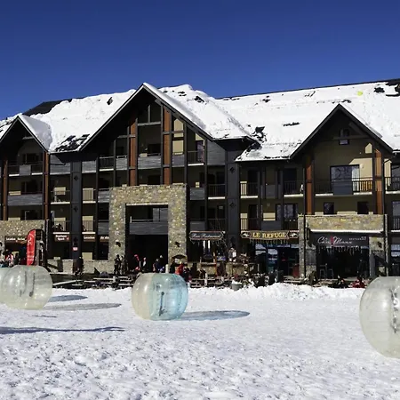 Serias - T3/8pers Serias 19- Peyresourde Mae-3414 דירה